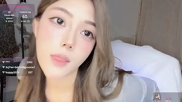 ceekie-77's Live XXX Chat