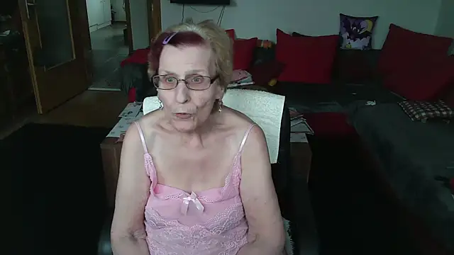 HeisseomaOriginal's Live XXX Chat