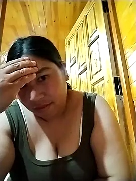 kussecka élő XXX-chatje