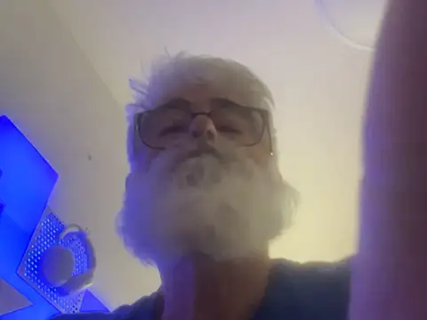 Živý XXX chat LeatherSdaddy