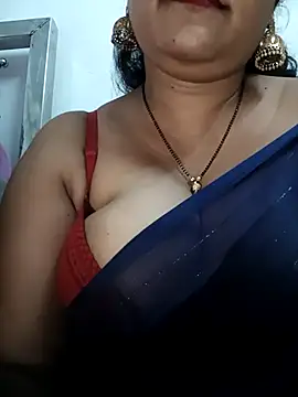 Nyra-23 Show in webcam