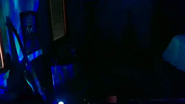 LEVIATHANX666 Adlı Modelin Canlı XXX Sohbeti