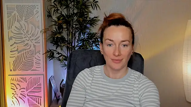 RebeccaMartinez Adlı Modelin Canlı XXX Sohbeti