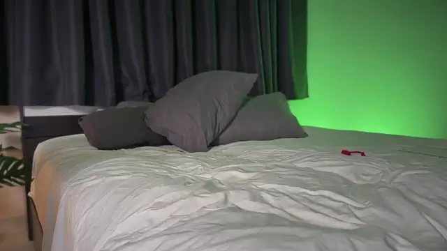 Chat +18 de KatnessHot ao vivo