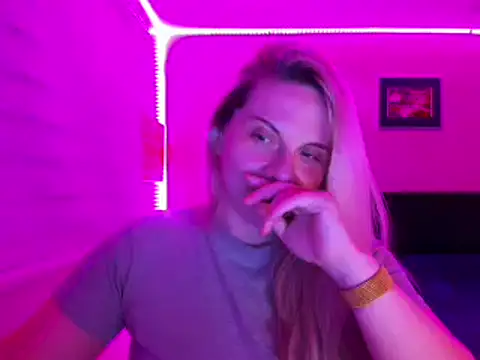 callme_iva's Live XXX Chat