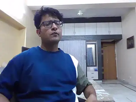 InnocentFlirtt 现场XXX聊天