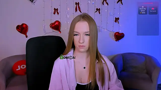 doll_vey élő XXX-chatje