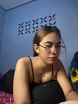 Shy_SexyLady élő XXX-chatje