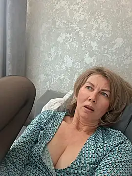 stellahere8 live XXX chat