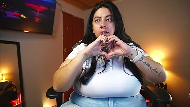 coraline_latin's Webcam Show