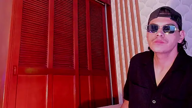 Chatroom XXX en direct de Cristian_blaze