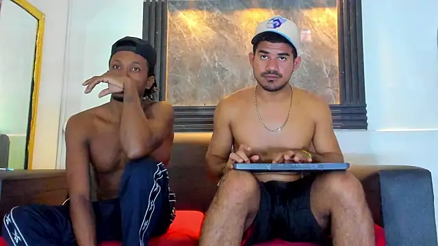 Latins_on_fire webkamerás műsora