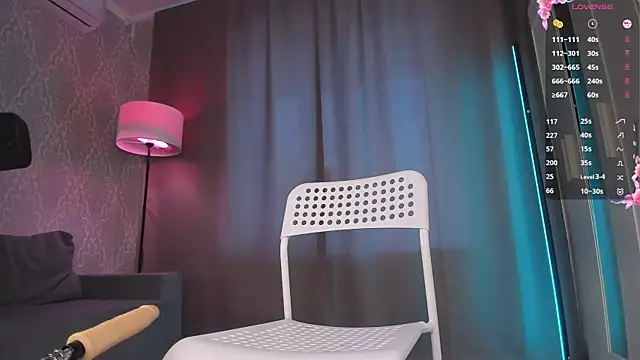 Juicy_Vikki Adlı Modelin Canlı XXX Sohbeti