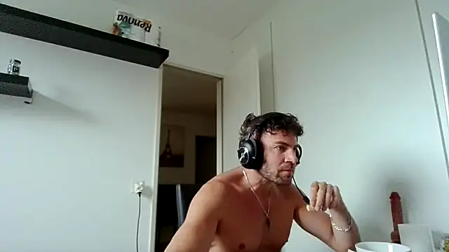 دردشة alpha-hunk الجنسية المباشرة