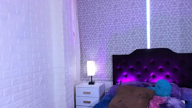 Sary_LittleSmiles: онлайн-секс-чат