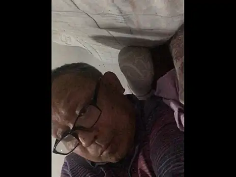 yaocaobi8 在線直播表演