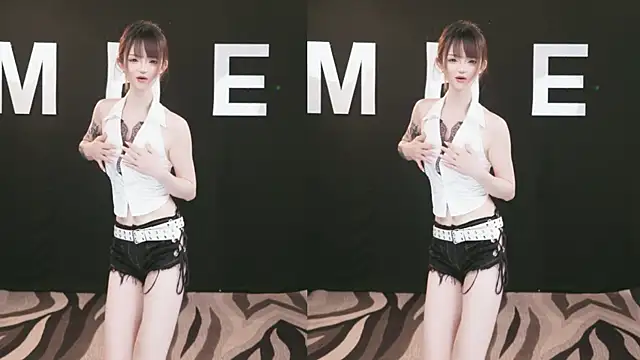 XXX chat uživo modela MHe-002