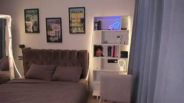 Shy_Julie's Live XXX Chat