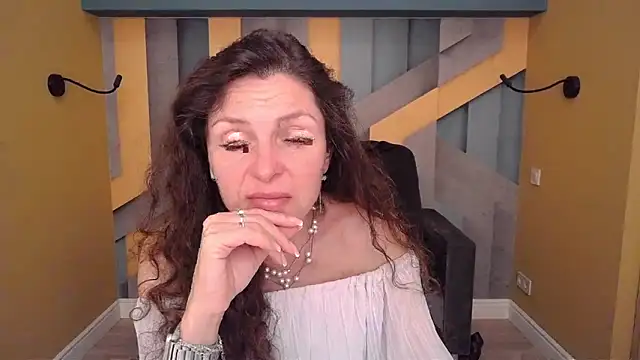 EllaLong: απευθείας συνομιλία ΧΧΧ