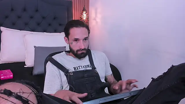 Hisoka_011 Chat XXX live