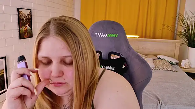 SladaDell Chat XXX in diretta