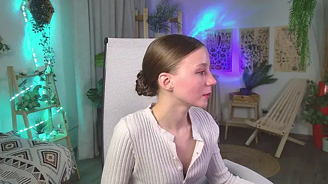 ElliFrankenweenie Chat XXX in diretta