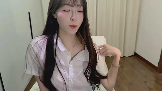 Onecutelittle Chat XXX live