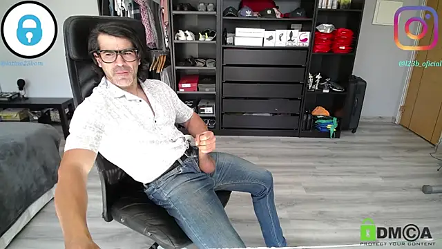 Chat XXX en directo de latinoo23bom