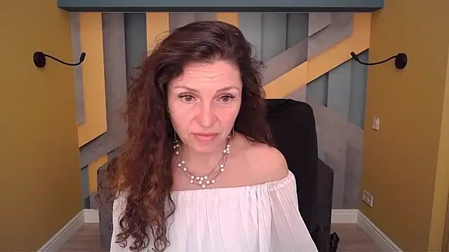 دردشة EllaLong الجنسية المباشرة