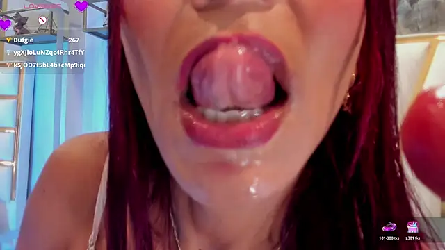 HannaPetit Chat XXX in diretta