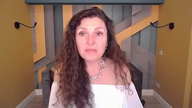 EllaLong Chat XXX in diretta