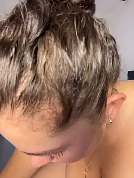 Eva_stark10 Adlı Modelin Canlı XXX Sohbeti