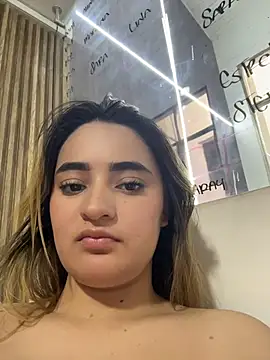 Antonella_Julieta Adlı Modelin Web Kamerası Şovu