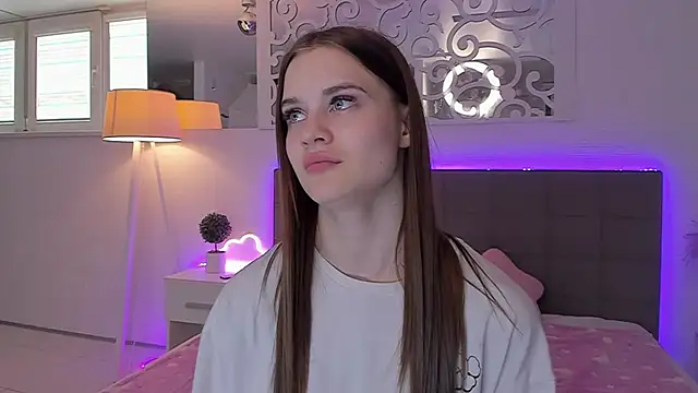 LuisaClover Chat XXX live