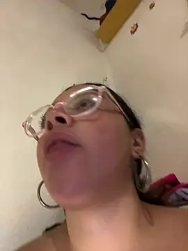 Czat XXX na żywo – Vivi_Kvsh