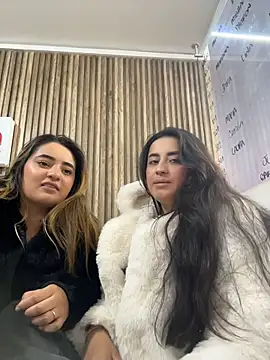 Antonella_Julieta Chat XXX in diretta