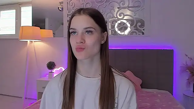 Chat +18 de LuisaClover ao vivo