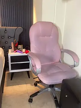 Chatroom XXX en direct de Lolagolden1