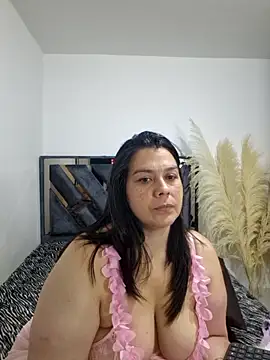 martina_foxy_ Adlı Modelin Canlı XXX Sohbeti