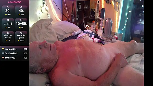 Pussyeat2please webcam show