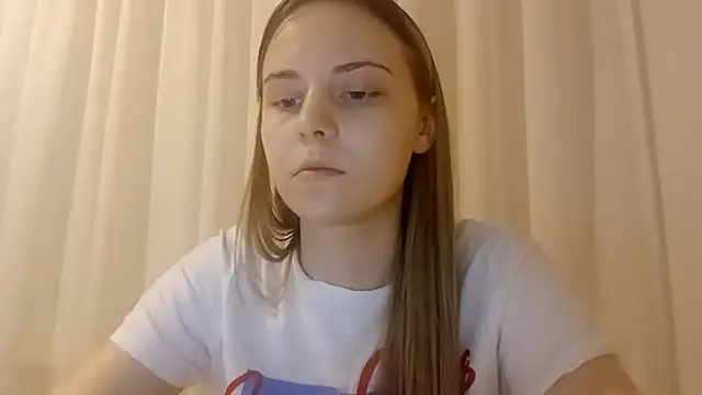 SadyeEntel Adlı Modelin Canlı XXX Sohbeti