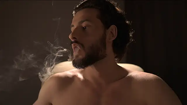 Keen___Luckystrike: διαδικτυακό σόου στην κάμερα