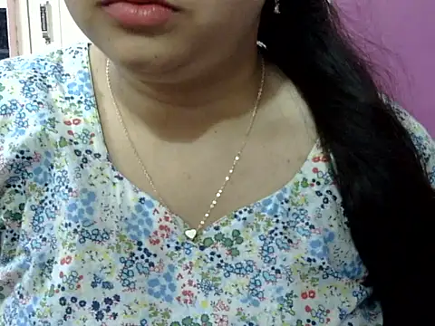 Cute_Aliyaa Obrolan Langsung XXX