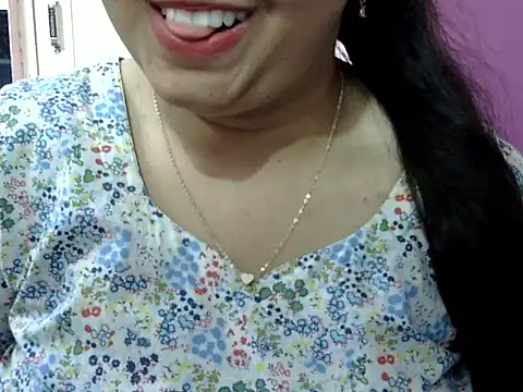 Cute_Aliyaa Obrolan Langsung XXX