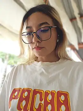 Chat XXX en directo de Pretty_roxxyy