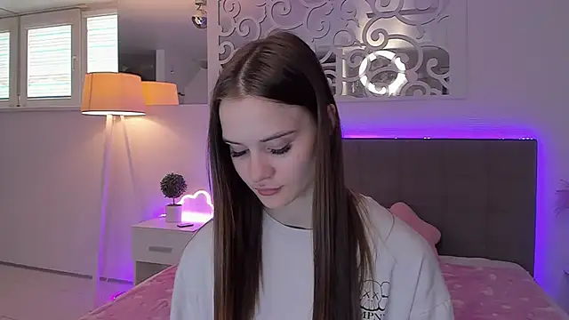 Chatroom XXX en direct de LuisaClover