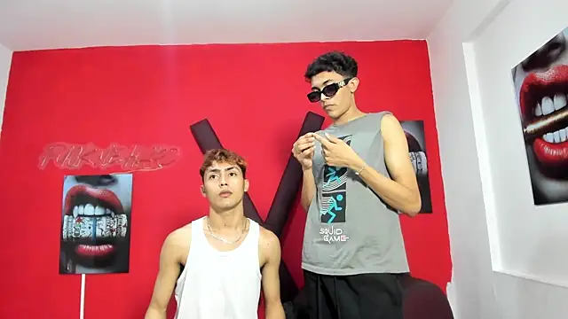 AVENGER_BOYS2026 Adlı Modelin Web Kamerası Şovu