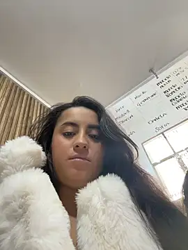 Chat +18 de Antonella_Julieta ao vivo