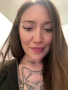 SaintSquirt's Live XXX Chat