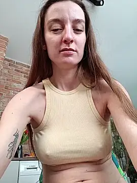 SluttyBanana Adlı Modelin Canlı XXX Sohbeti